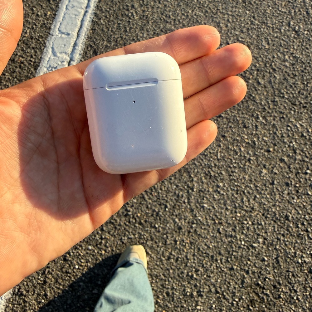 Apple air pods 2 generation with case
